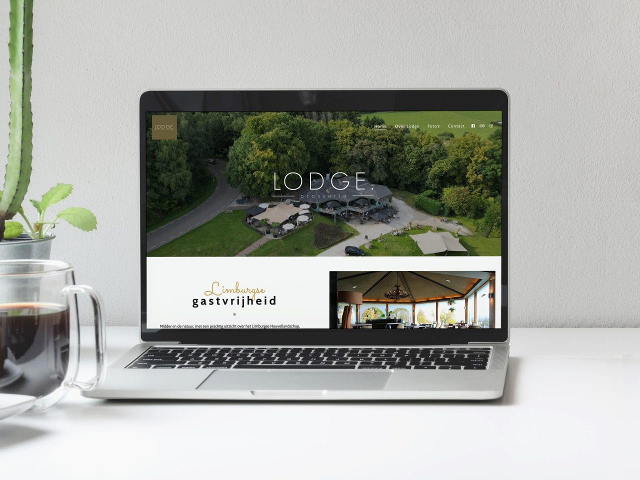 Mockup van de Brasserie Lodge-website op laptop – modern webdesign horeca